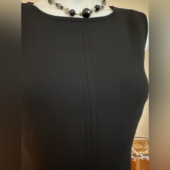 Talbots Midi Sleeveless Dress. Thick Material. Closure Zip In Back Sz 8 - Picture 4 of 15